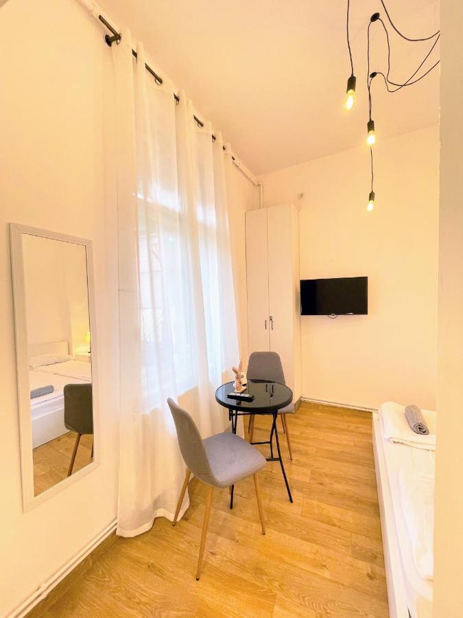 Apartament Plopilor Studios Сибиу Екстериор снимка